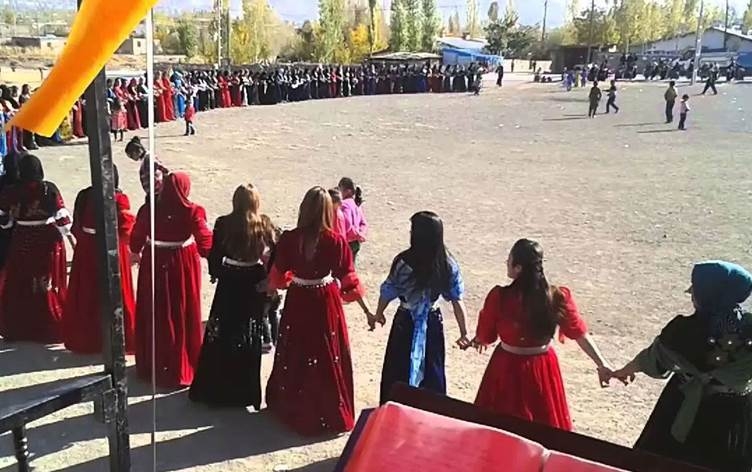 Nijadperestan êrişî daweta Kurdan kir