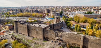 Karsaz û rewşenbîr: Çareserbûna pirsa kurd sûdê dide hemû aliyên civakê