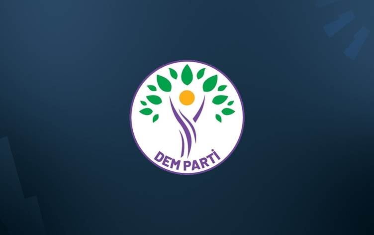 DEM Partî: Em li hêviya destê aştiyê bûn lê wan dest danî ser îradeya gel