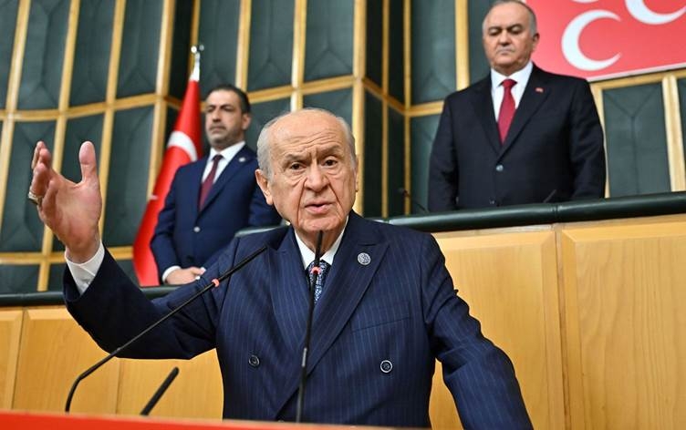 2 xetên sor ên Bahçelî çi ne?