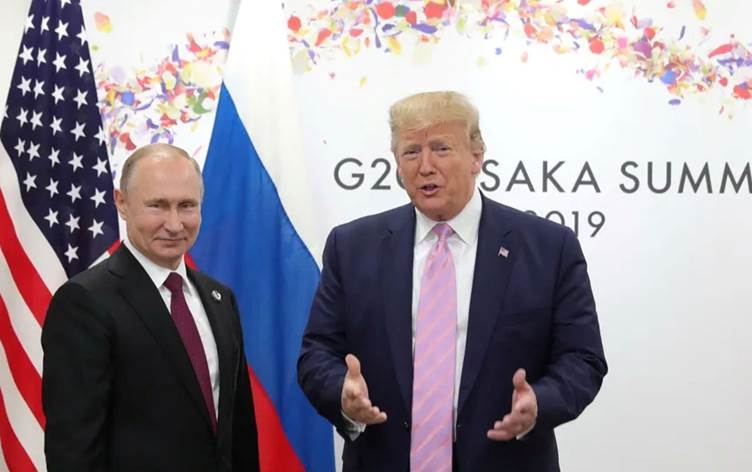 Trump ji Putin xwest ku rageşiyê kêm bike