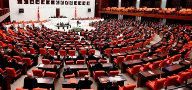 Pêşneyarên DEM Partiyê yên derbarê zimanê kurdî de li parlamentoyê hatin redkirin