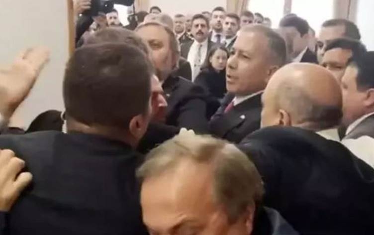 Li parlamentoyê aloziya qeyûman!