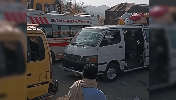 لەهێرشێكی چەکداران بۆ سەر پاسێکی نەفەرهەڵگر ٣٨ کەس کوژران