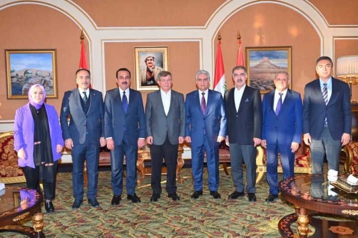 Wezîrê Navxwe li Balefirgeha Navnetewî ya Hewlêrê pêşwazî li Ahmed Davutoglu kir