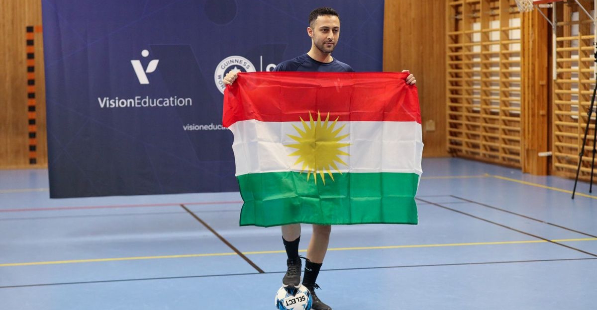 يستخدم نصفي دماغه.. شاب كوردي يسجل رقما قياسيا في غينيس بذكاء فريد