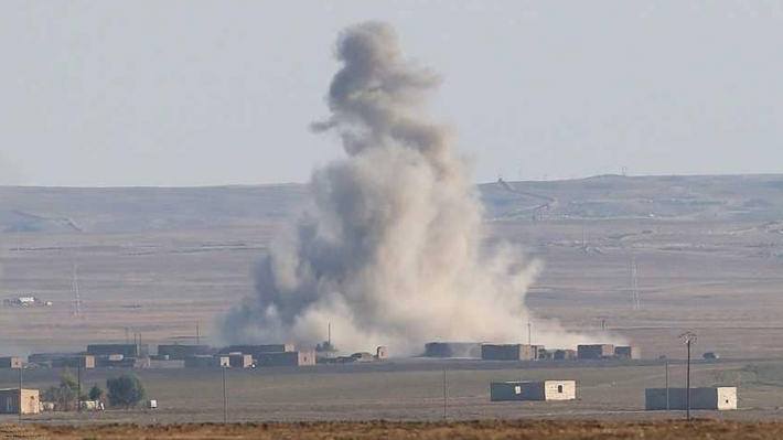 Balefirên şer ên Amerîkayê sinorê Iraq û Sûriyê bombebaran kir