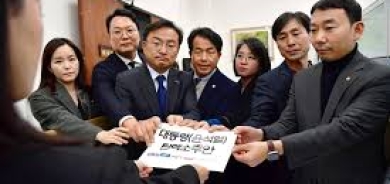 ضغوط على رئيس كوريا الجنوبية للتنحي