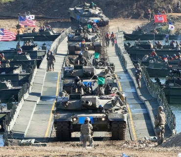 چین سزای بەسەر ١٣ کۆمپانیای سەربازی ئەمریکیدا سەپاند