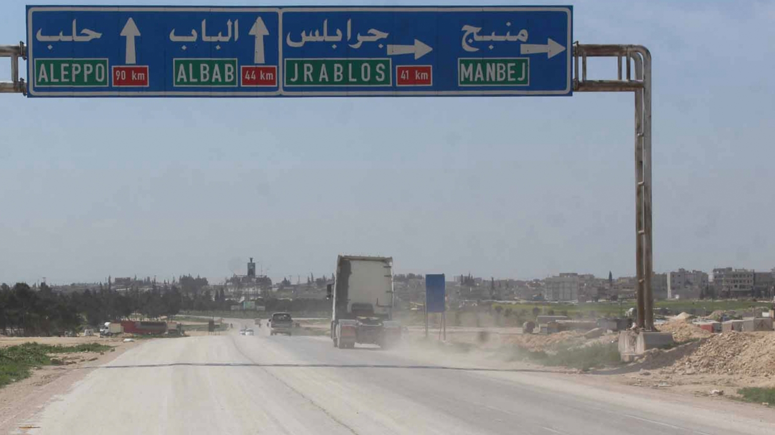 Grûpên çekdaran êrîşên xwe li ser Minbicê zêdetir kirin