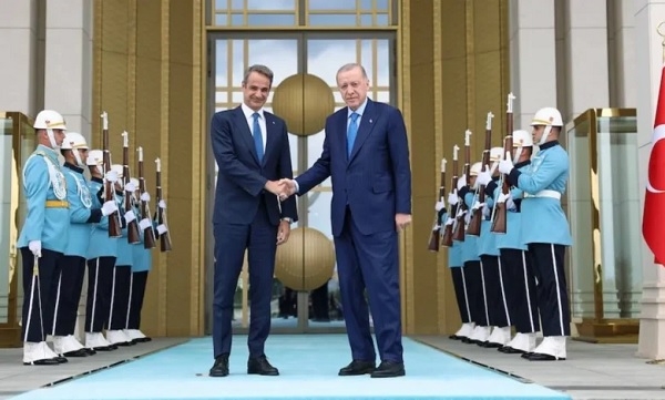 Yunan gef li Tirkiyeyê    dike