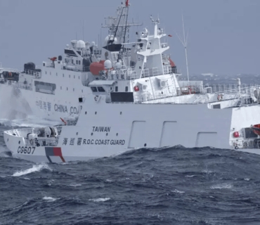 چین یارمەتییە سەربازییەکانی ئەمریکای بۆ تایوان بە 