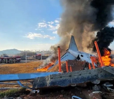 بەهۆی کەوتنەخوارەوەی فڕۆکەیەک لە کۆریای باشوور 151 کەس گیانیان لەدەستدا