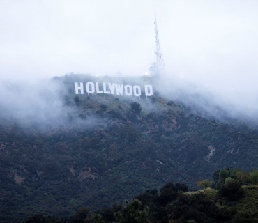 ئاگرکەوتنەوەی ئەمریکا گەیشتە گردەکانی هۆلیوود