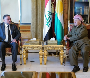 لـــە سەلاحەددین سەرۆک مەسعود بارزانی پێشوازی لە بەڕێز شێخ خەمیس خەنجەر کەسایەتیی دیاری سیاسی عێراق کرد