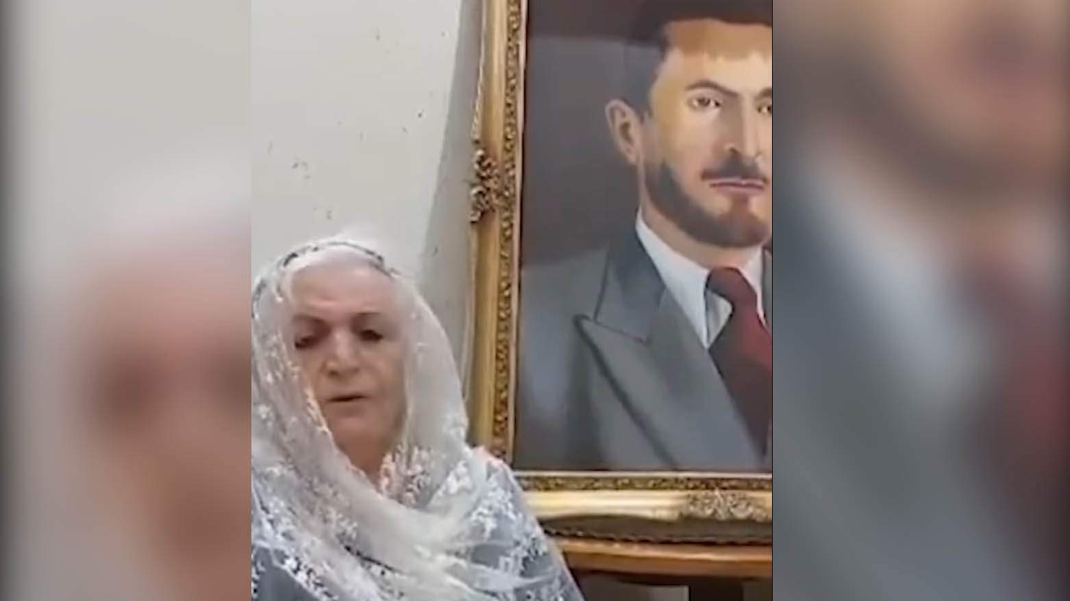 Munîre Qazî Mihemed destxweşiyê li Serok Barzanî dike