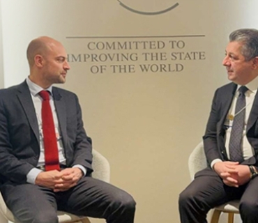 مەسرور بارزانی، سەرۆکی حکوومەتی هەرێمی کوردستان، لە داڤۆس، لەگەڵ جان نۆوێل بارۆ، وەزیری ئەورووپا و کاروباری دەرەوەی فەڕەنسا کۆبووەوە.