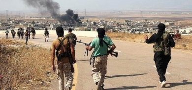 Li Sûriyê şerê tayfeyî destpê dike û grubên çekdar li gundekî 13 kes gulebaran kirin