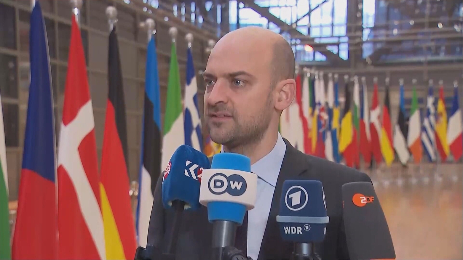 وزير الخارجية الفرنسي: يجب إشراك الكورد في الحكومة السورية الجديدة