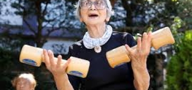 خبراء ينصحون بـ5 عادات لتحسين الأداء الإدراكي والجسدي مع التقدم في العمر