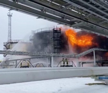 هێرشی فڕۆکەی بێفڕۆکەوانی ئۆکرانیا بۆ سەر ڕووسیا دەبێتە هۆی ئاگرکەوتنەوە لە پاڵاوگەی نەوت