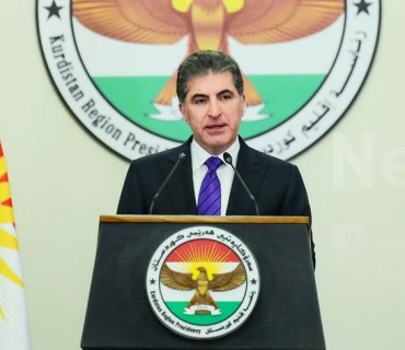 سەرۆکی هەرێمی کوردستان و فەرماندەی گشتیی هێزی پێشمەرگە لە رێوڕەسمی دەستبەکاربوونی فیرقەکانی 3 و 4ـی پیادەی وەزارەتی پێشمەرگە وتارێکی پێشکێش کرد