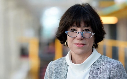 پڕۆفیسۆر ماوڕا ئاڕ گرۆسمان بۆ گوڵان:  زیرەكیی دەستكرد بۆ وڵاتانی تازەپێگەیشتوو هەم ئالنگارییە و هەمیش دەرفەت