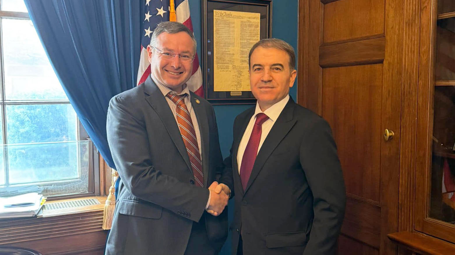 هيمن هورامي وعضو في الكونغرس الأميركي يبحثان عدة قضايا