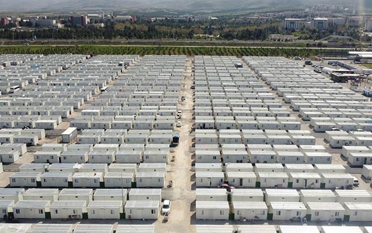 Li herêma erdhejê 650 hezar kes di konteyneran de dijîn