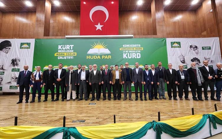 Konferansa ‘Çareseriya Mirovî ya Pirsgirêka Kurd’: Divê destûra Kemalîst bê guhertin