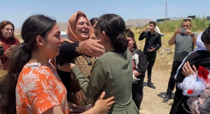 Keçeke din a Kurd a Êzidî ji bin destê DAIŞê hat rizgar kirin