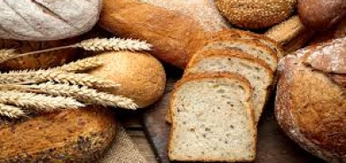 ما نوع الخبز الذي يجب تناوله لخفض مستويات الكولسترول السيئ؟