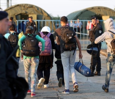 گەڕاندنەوەی زیاتر لە ١٢٠ هەزار پەنابەر لە سنوورەکانی یەکێتی ئەوروپا