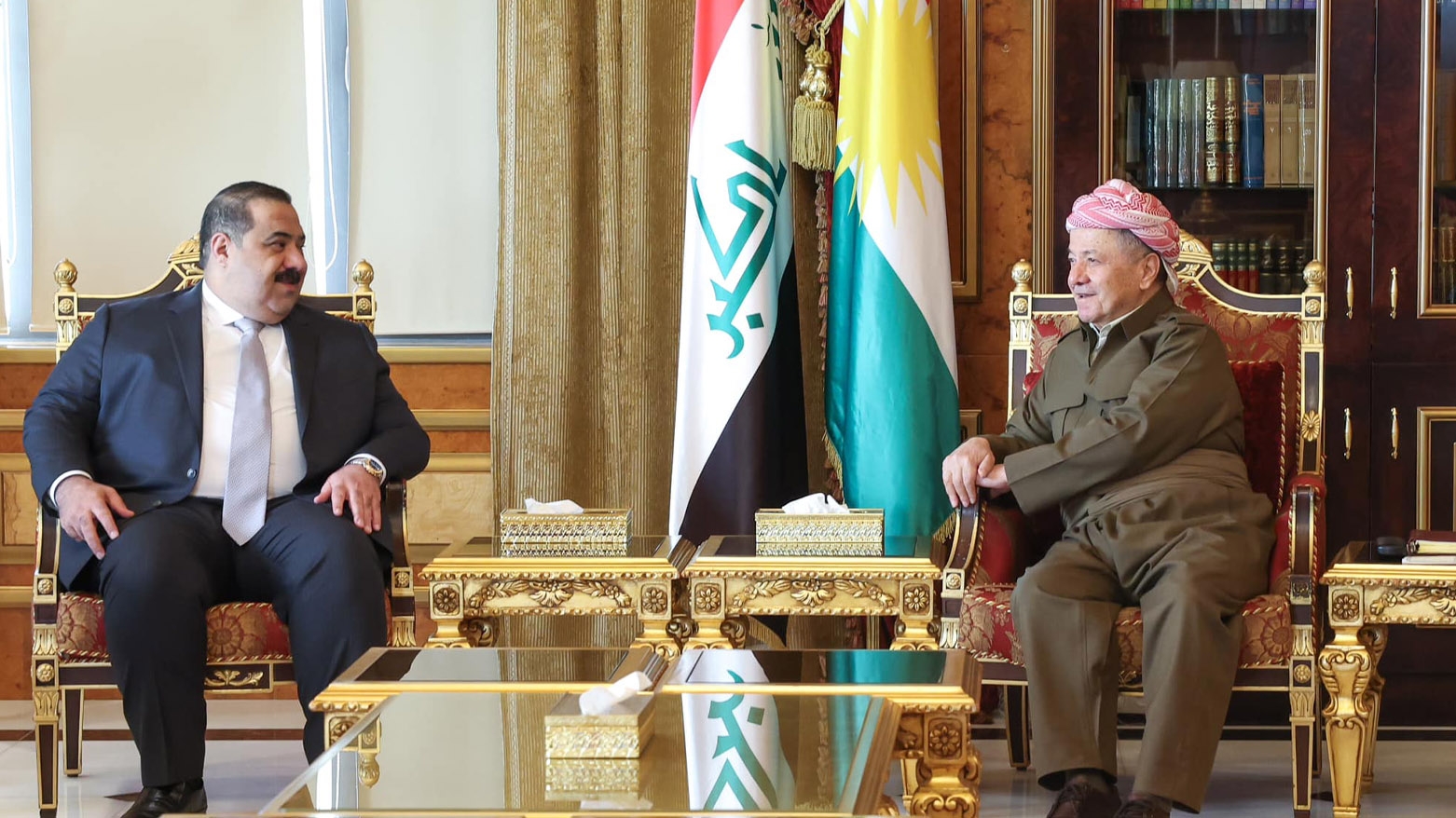 لە سەلاحەددین سەرۆك مەسعود بارزانی پێشوازی لە موسەننا سامەرائی، سەرۆكی هاوپەیمانێتیی عەزم و شاندێكی یاوەری كرد.