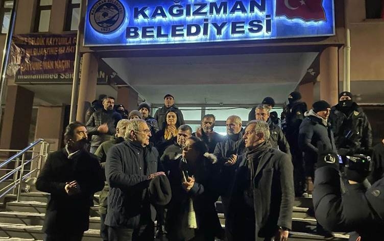 Li ser Şaredariya Qaxizmanê qeyûm hat danîn