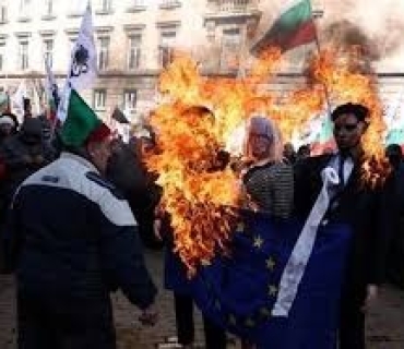 خۆپیشاندانه توندوتیژیەکان له پایتەختی بولگاریا دژ به دراوی یۆرۆ