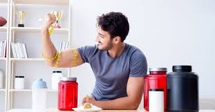 تناول المراهقين مكملات بناء العضلات يصيبهم بهذا الاضطراب