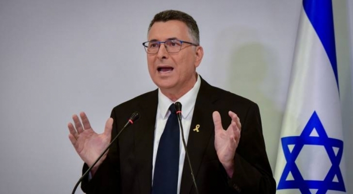 Wezîrê Derve yê Îsraîlê: Îdareya Şera ziyan digehîne kurdan û ji Elewiyan tol hildide