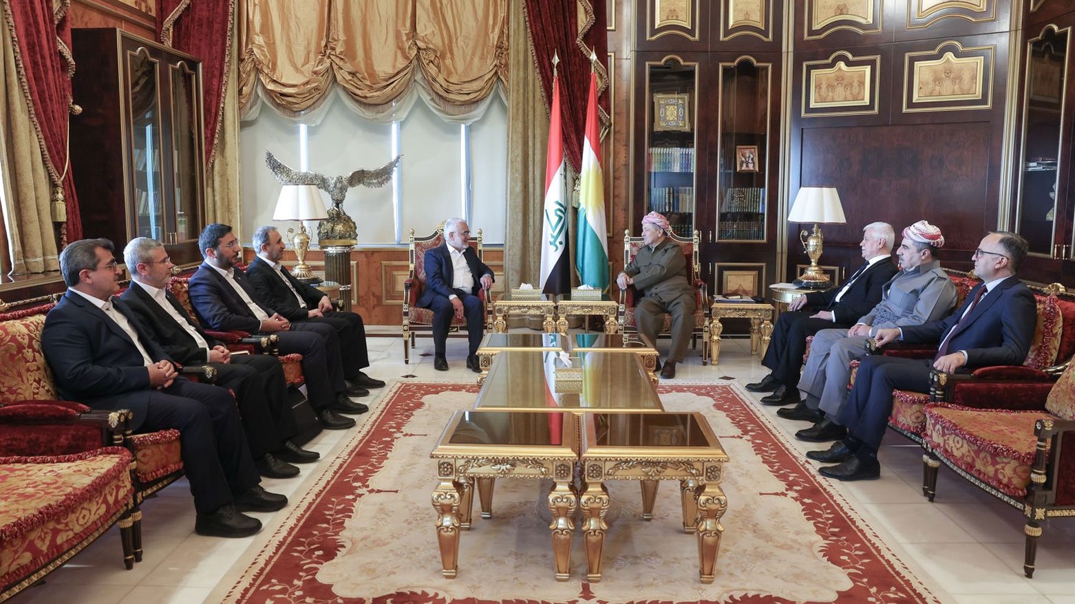 الرئيس بارزاني يستقبل وفداً من حزب 