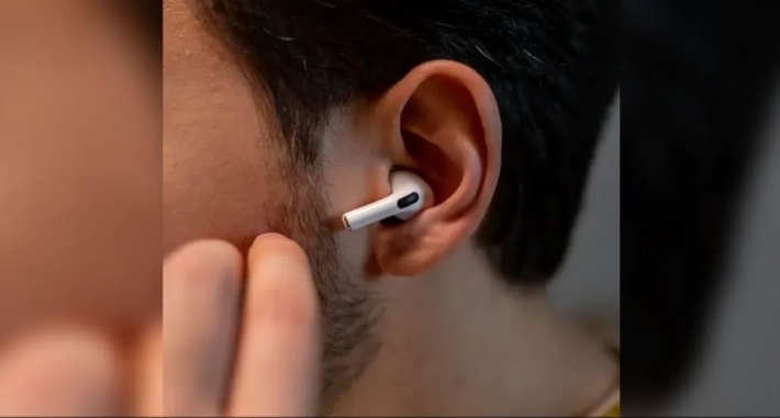 الصحة العالمية تحذر من سماعات الأذن..تهدد مليار شخص