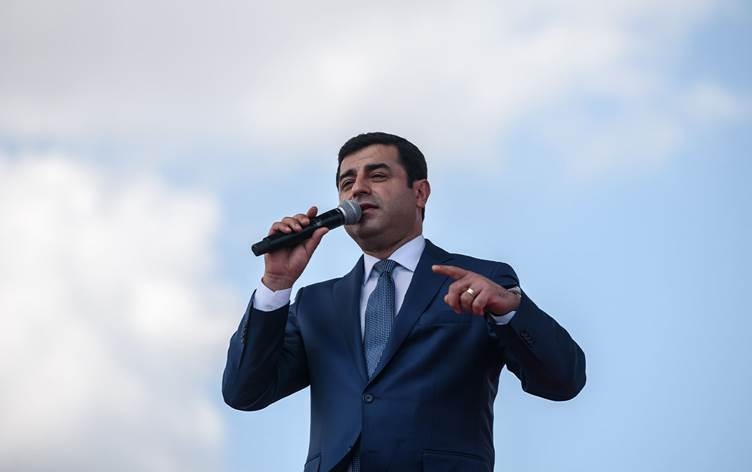 صلاح الدين دميرتاش: دعونا نصمت الأسلحة هذه المرة ونجعل السياسة تتحدث