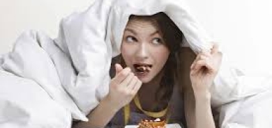 هل تواجه مشكلات في النوم؟ السر في طعامك