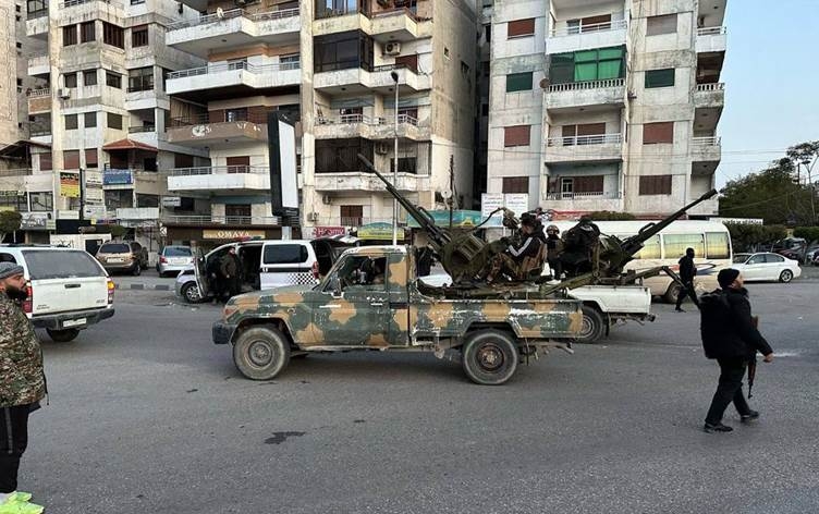 Li beravê şer gur dibe: Herî kêm 70 kuştî