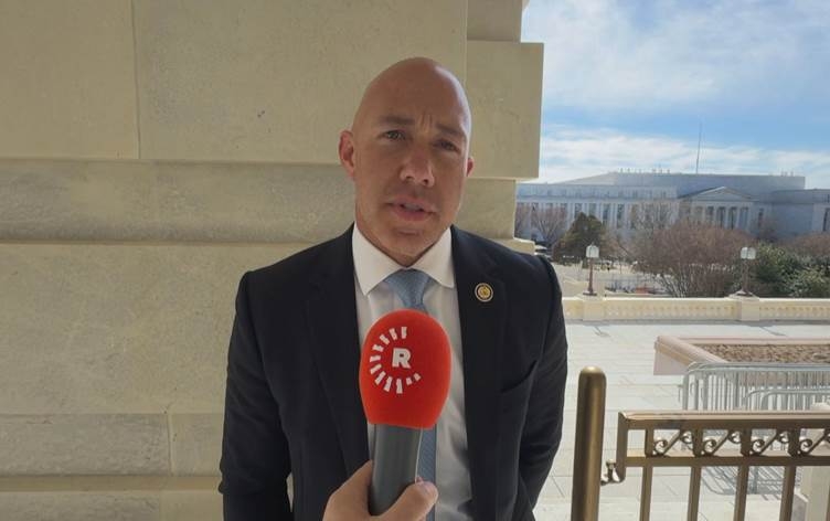 Endamê Kongreya Amerîkayê li ser aloziyên Sûriyeyê: Komkujî ye