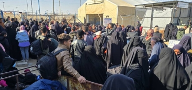 Bi dehan malbatên çekdarên DAIŞê ji kempa Holê tên Îraqê