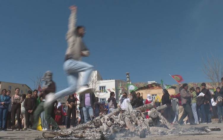 LICÊ - Agirê Newrozê hat pêxistin: 'Axa Kurdan ji xwînê têr bû'