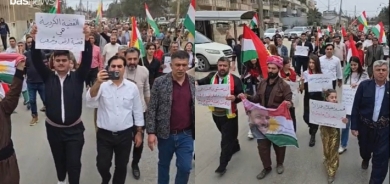 Li Rojavayê Kurdistan gel li dijî ragehandina destûrê ya nû a Sûriyê daketin qadan