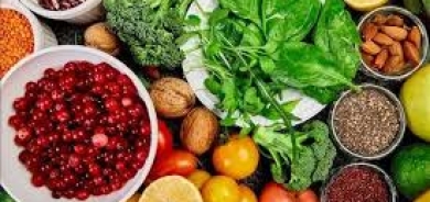 ما أبرز الأطعمة لرؤيةٍ أفضل والوقاية من أمراض العين؟
