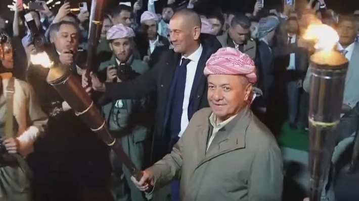 Serok Barzanî li bajarê akrê agirê Newrozê pêxist