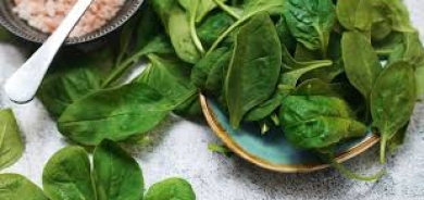 هل تساعدنا السبانخ النيئة على الحد من تناول الوجبات الخفيفة؟